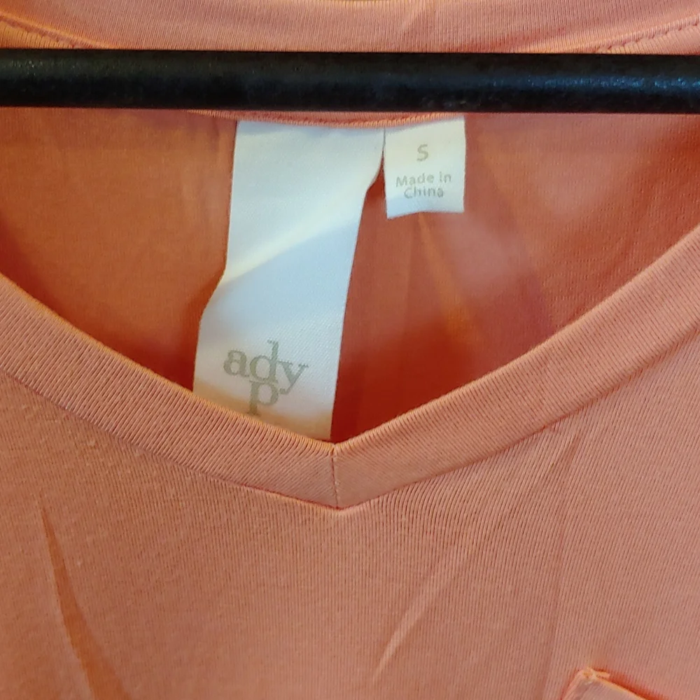 Women's pocket T